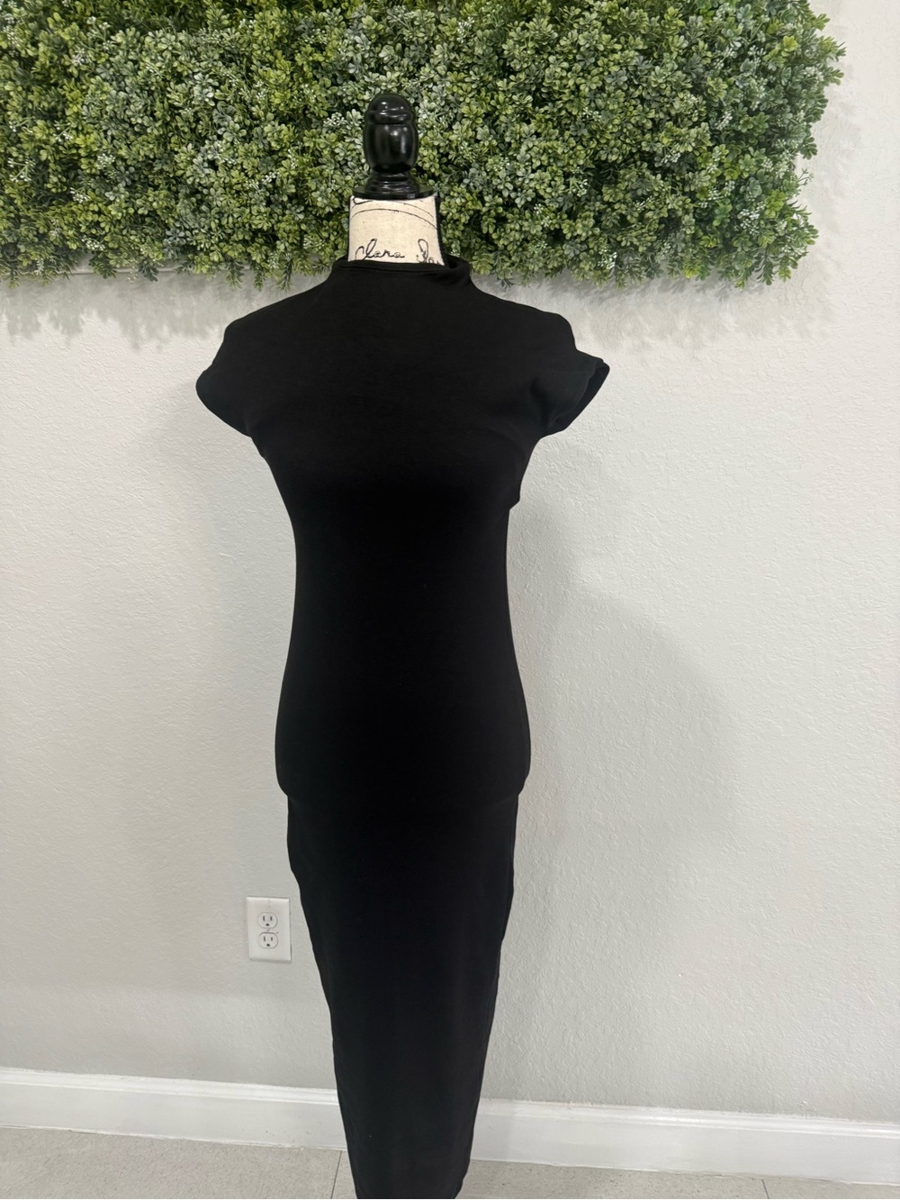 Zara NWT Black Fitted Knit Midi Dress Size S